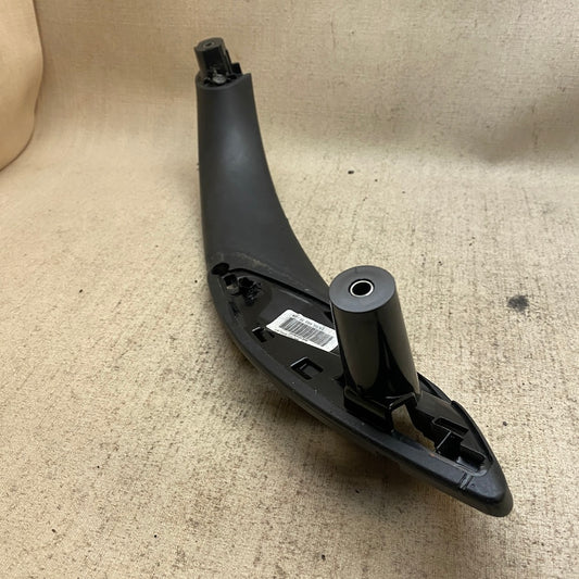 BMW 4 Serisi F32/F33/F36 Ön Kapı Çekme Kol Braketi