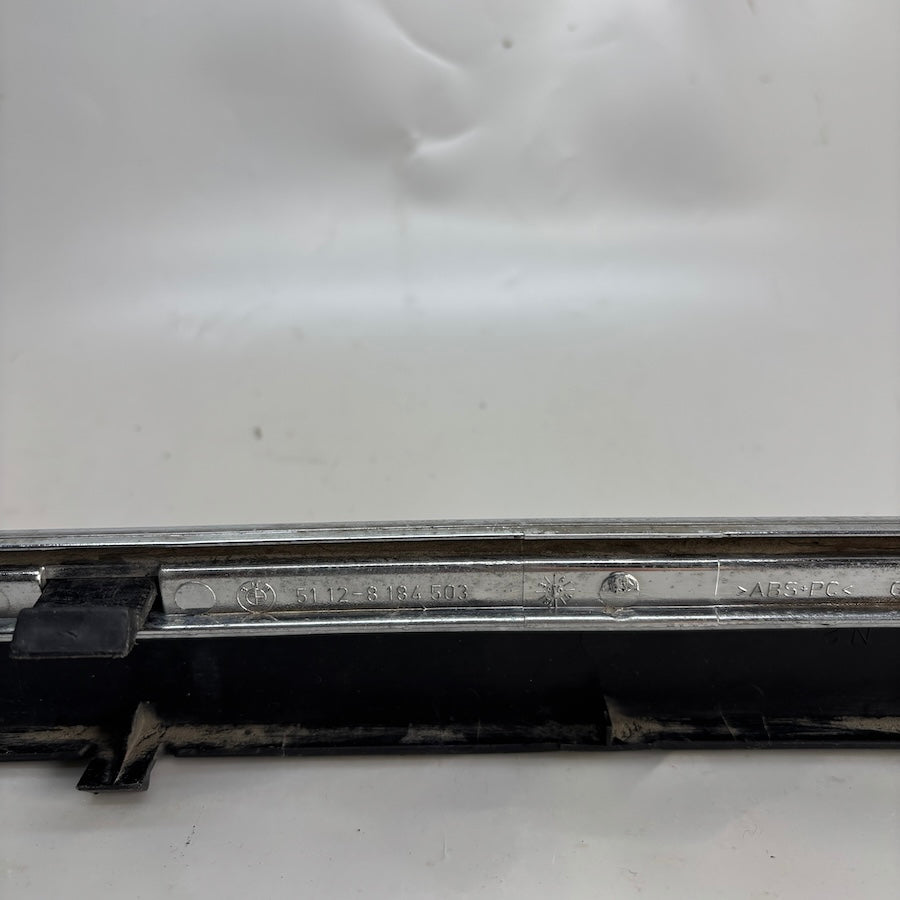 BMW 5 E39 Arka Tampon Çıtası Orta 51128184504