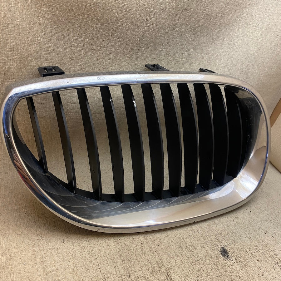 BMW 5 E60 E61 Ön Böbrek Izgarası 7027062
