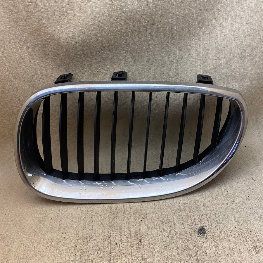 BMW 5 E60 E61 Ön Böbrek Izgarası 7027062