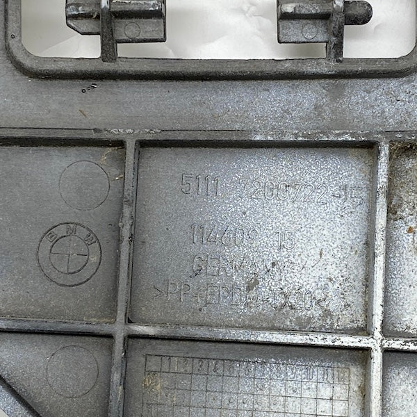 BMW 5 F10/F11 Ön Sağ Sis Far Ayağı 51117200722 En Uygun Oto Parça