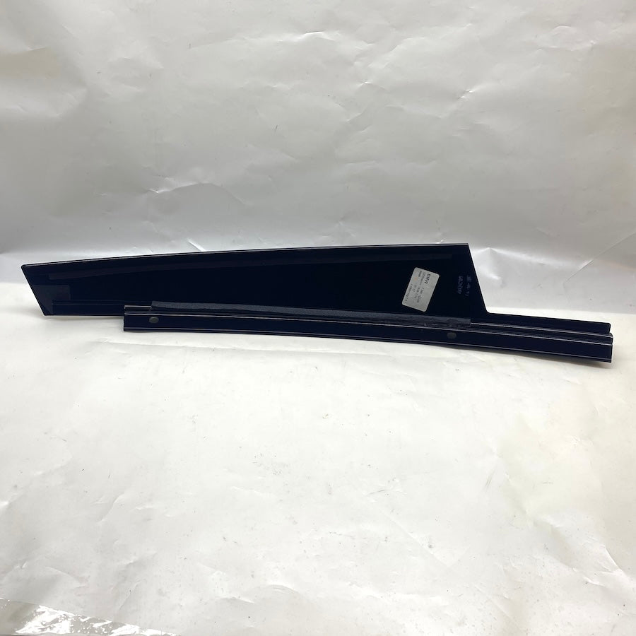 BMW 5 G30 Ön Sağ Kapı Direk Çıtası 7390122-09