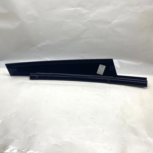 BMW 5 G30 Ön Sağ Kapı Direk Çıtası 7390122-09 En Uygun Oto Parça