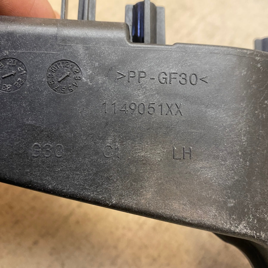 BMW 5 Seri G30 G31 Ön Tampon Braketi 1149051XX