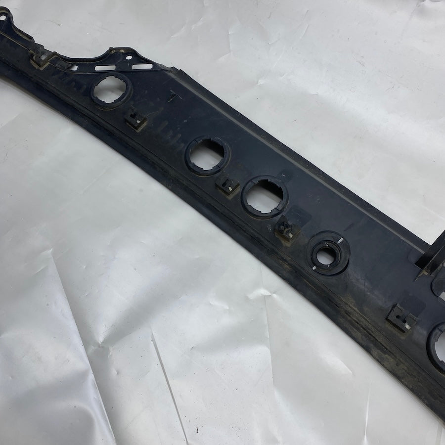 BMW 5 Serisi F07 GT Ön Cam Altı Su Tahliye Paneli 51717199752 Orijinal (2010–2017)