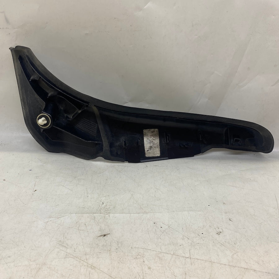 BMW 5 Serisi G30 Arka Sol Bagaj Stop Oluk Çıtası 630371 17-20