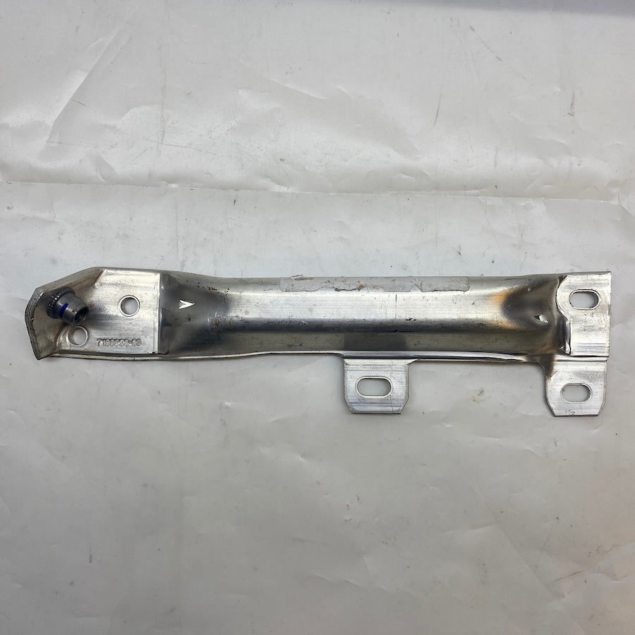 BMW 7 F01/F02/F10 Ön Tampon Bağlantı Braketi 5111 7158893