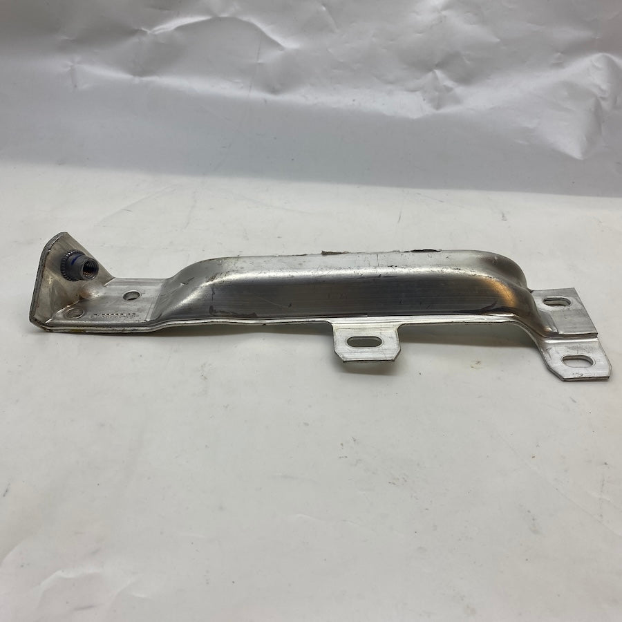 BMW 7 F01/F02/F10 Ön Tampon Bağlantı Braketi 5111 7158893