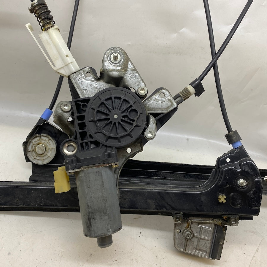 BMW E46 Coupe Sol Cam Kriko ve Motoru 8204179 Orijinal Çıkma 2000-2006