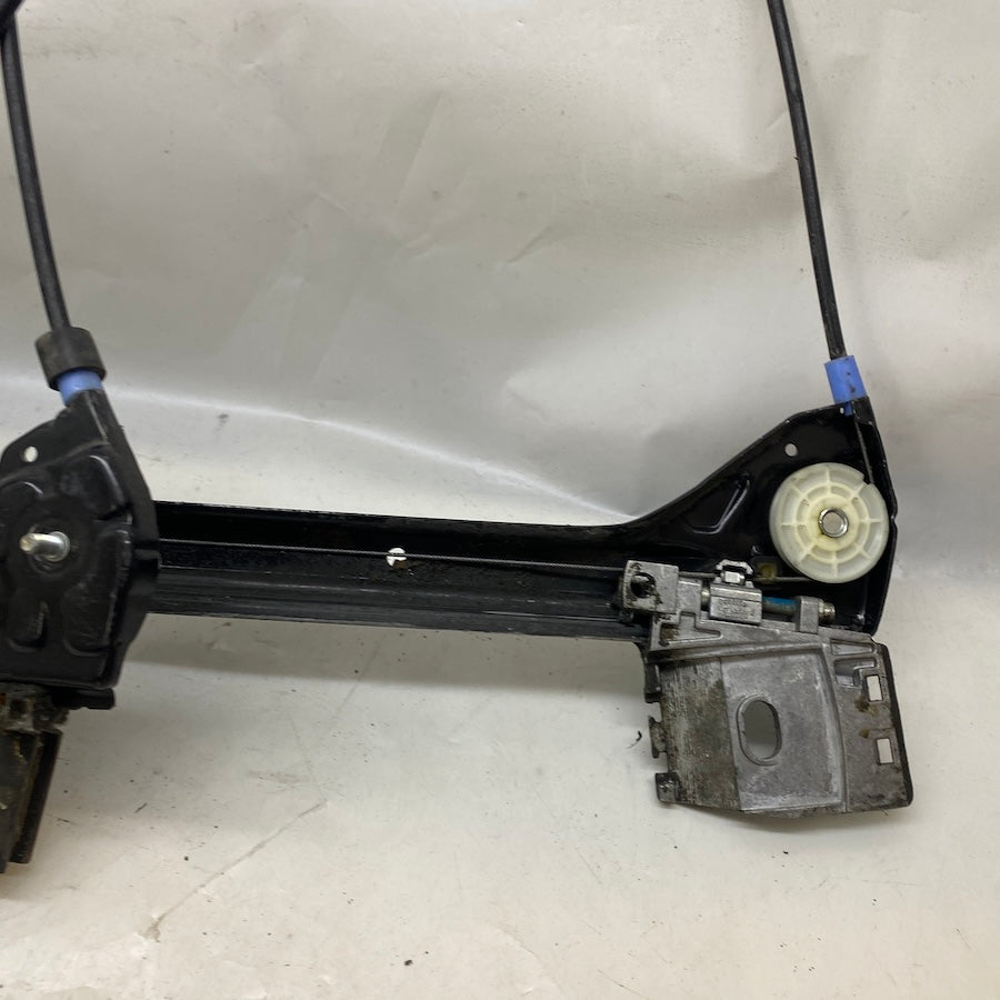 BMW E46 Coupe Sol Cam Kriko ve Motoru 8204179 Orijinal Çıkma 2000-2006