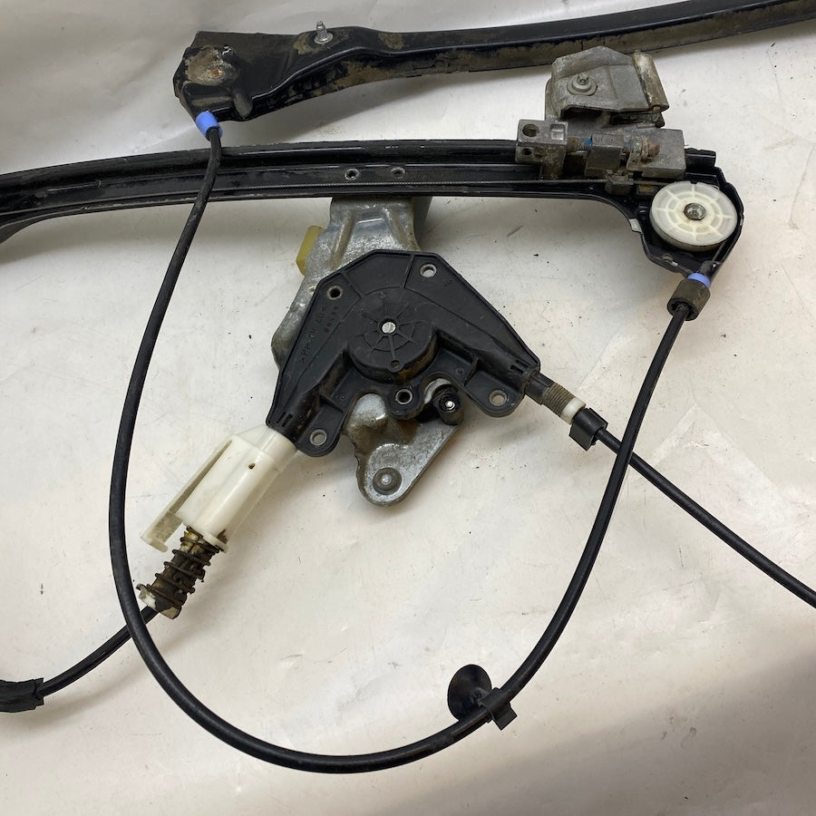 BMW E46 Coupe Sol Cam Kriko ve Motoru 8204179 Orijinal Çıkma 2000-2006