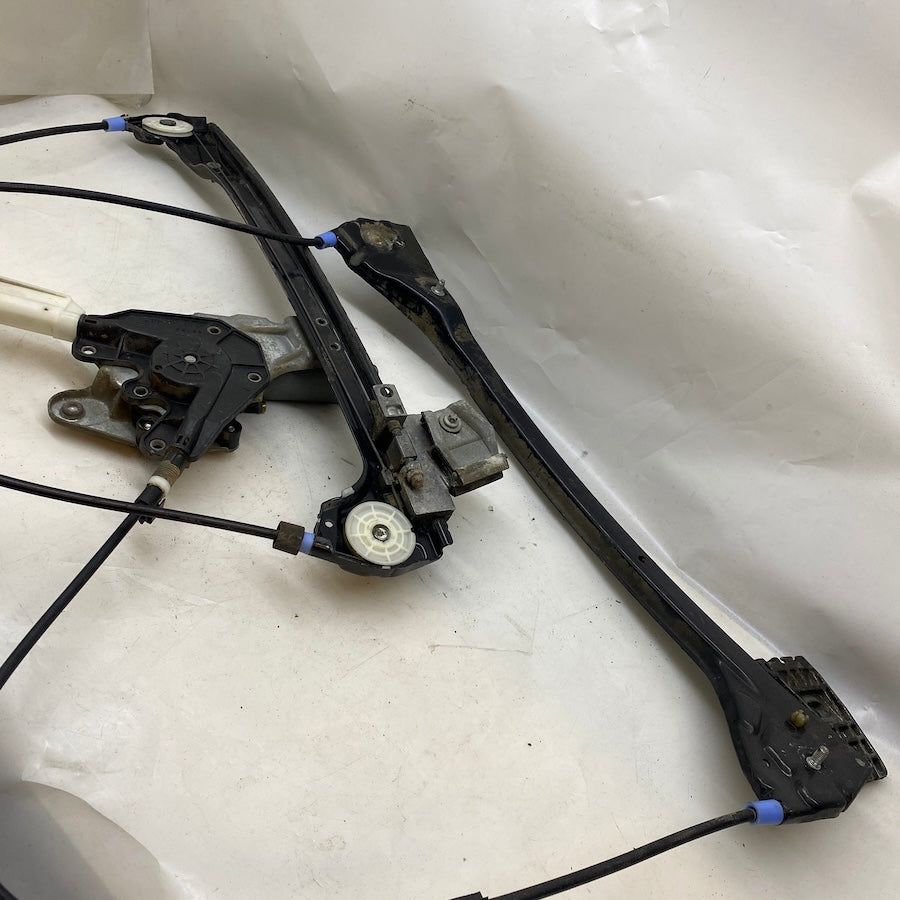 BMW E46 Coupe Sol Cam Kriko ve Motoru 8204179 Orijinal Çıkma 2000-2006