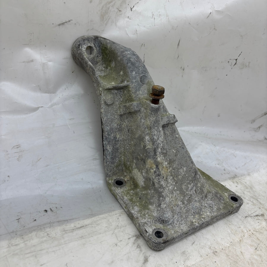 BMW 3 E46 Motor Bağlantı Braketi 21111094697