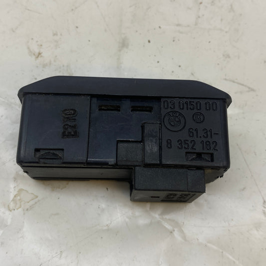 BMW E46 Tente Düğmesi 6131 8352182 00-06