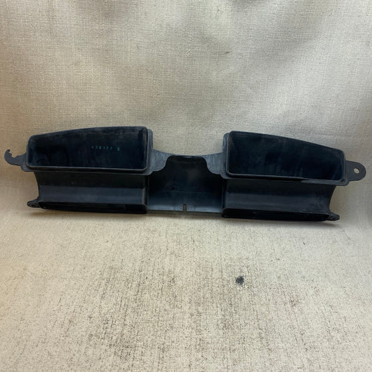 BMW E84 E90 E91 E92 E93 Hava Emiş Kanalı 13717541738