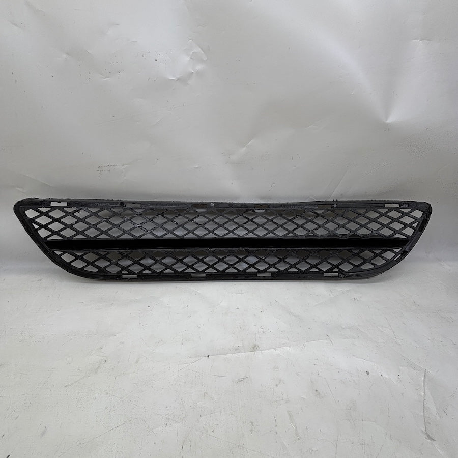 BMW E90 3 Ön Tampon Orta Izgara 5111-7154556 - En Uygun Oto Parça