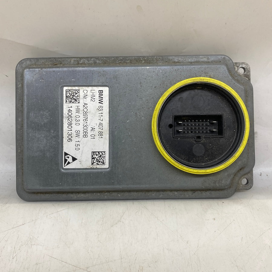 Orijinal çıkma BMW F10 LED far beyni – 2014-2019 model yıllarına uyumlu.