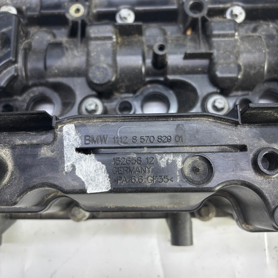 BMW F10 N47 Motor Külbütör Kapağı 1112 857082801 2011-2017 Orijinal ÇıkmaBMW F10 N47 Motor Külbütör Kapağı 1112 857082801 2011-2017 Orijinal Çıkma