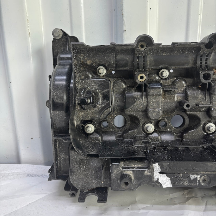 BMW F10 N47 Motor Külbütör Kapağı 1112 857082801 2011-2017 Orijinal ÇıkmaBMW F10 N47 Motor Külbütör Kapağı 1112 857082801 2011-2017 Orijinal Çıkma