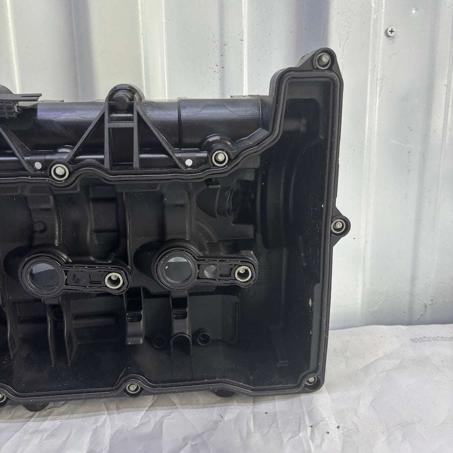 BMW F10 N47 Motor Külbütör Kapağı 1112 857082801 2011-2017 Orijinal ÇıkmaBMW F10 N47 Motor Külbütör Kapağı 1112 857082801 2011-2017 Orijinal Çıkma