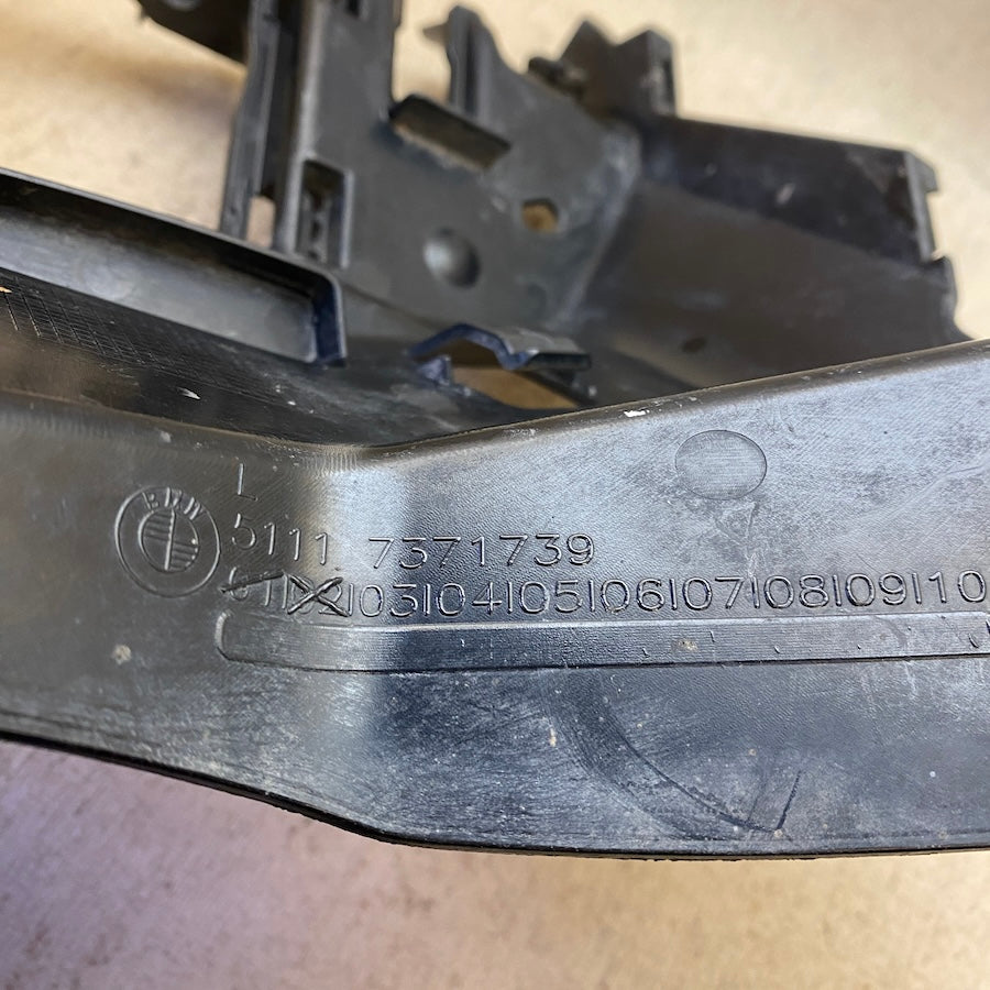 BMW F20 F21 1 serisi ön tampon tutucu 7371739