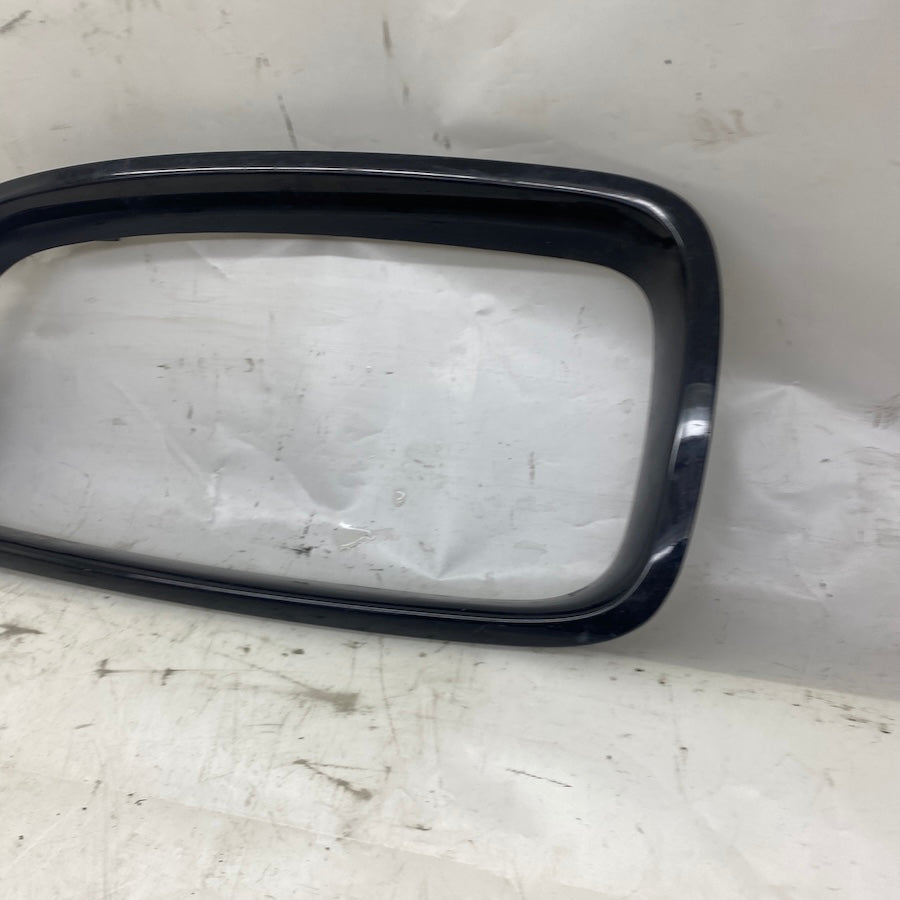 BMW F30 Panjur Çerçevesi Sağ
