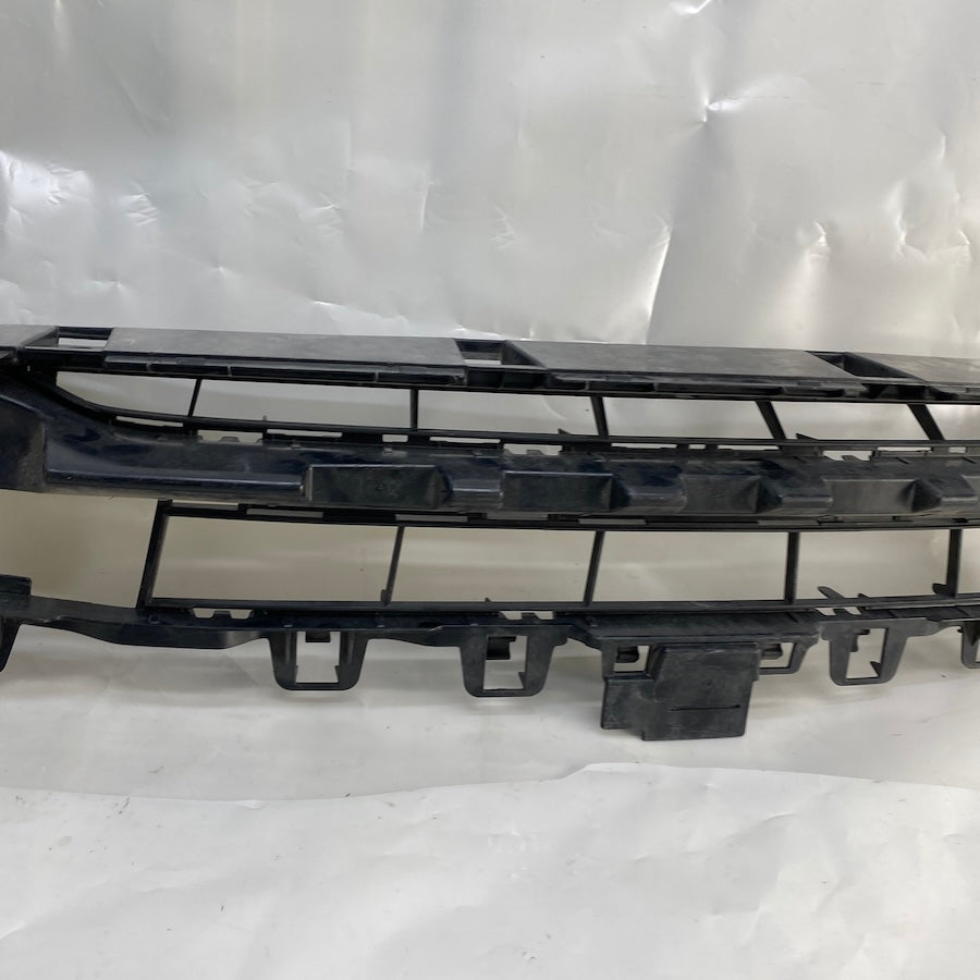 BMW F32 4 Ön Tampon Orta Izgara 51117284888