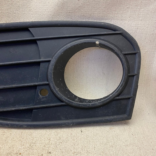 BMW F32/F33/F36 Sis Far Çerçevesi Sağ 51117294686