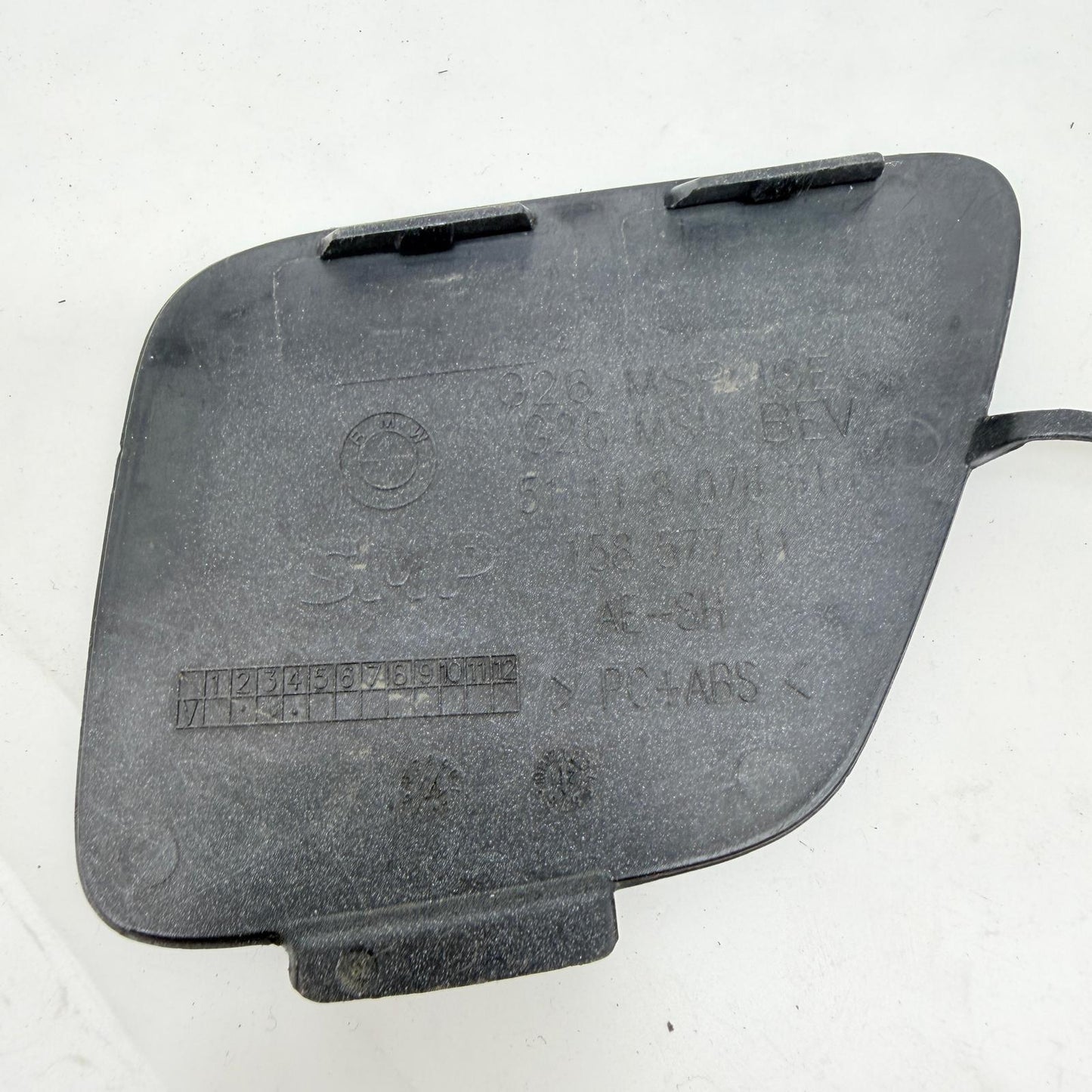 BMW G26 M Serisi Ön Tampon Çeki Demir Kapağı 51118078610