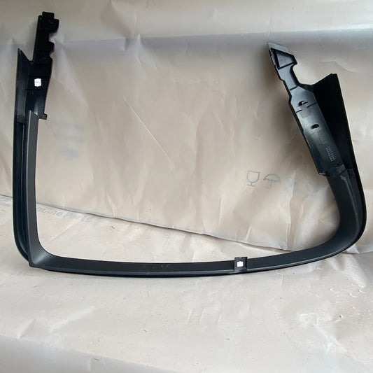 BMW G30 530I XDRIVE Arka Sağ Kapı Döşeme Kapağı 5133-7384928