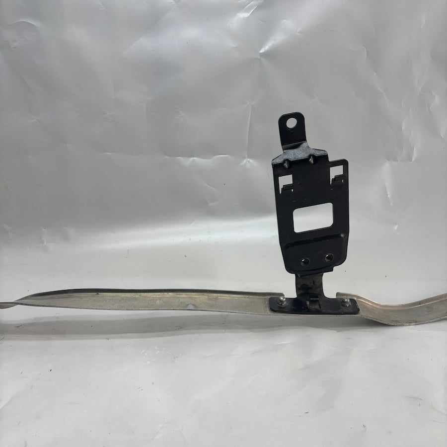 BMW M4 682 M3 680 Ön Sensör Braketi 8099608