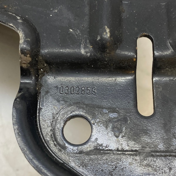 BMW N52 Motor Valf Kapağı Braketi 70302859