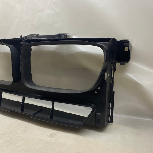 F25 kasa BMW X3 çıkma ön panel plastik desteği