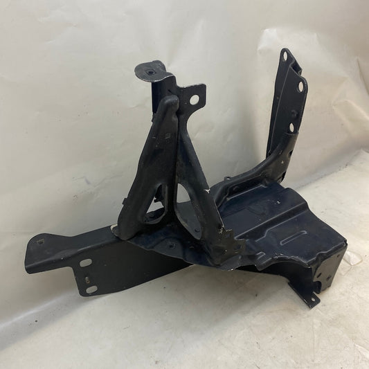 BMW Z4 E89 Ön Sağ Far Yuvası - Kilit Sacı