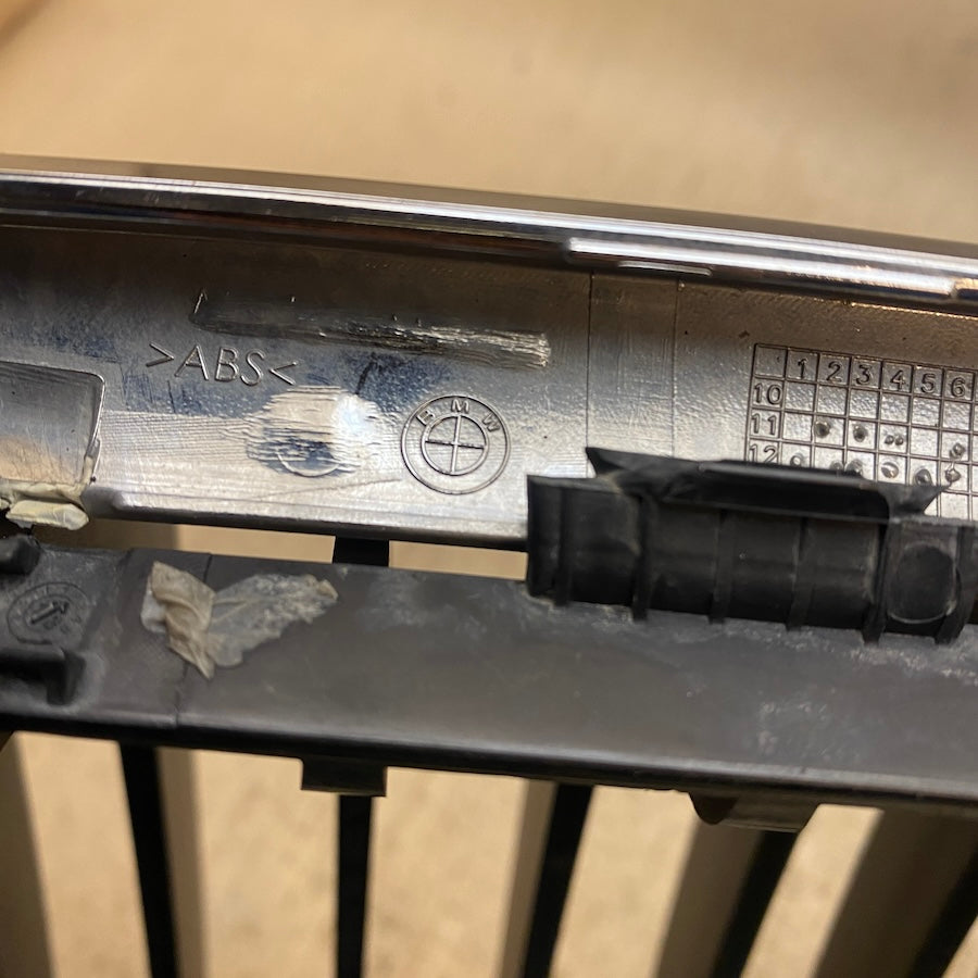 BMW 1 F20 F21 Ön Böbrek Izgarası 7239022