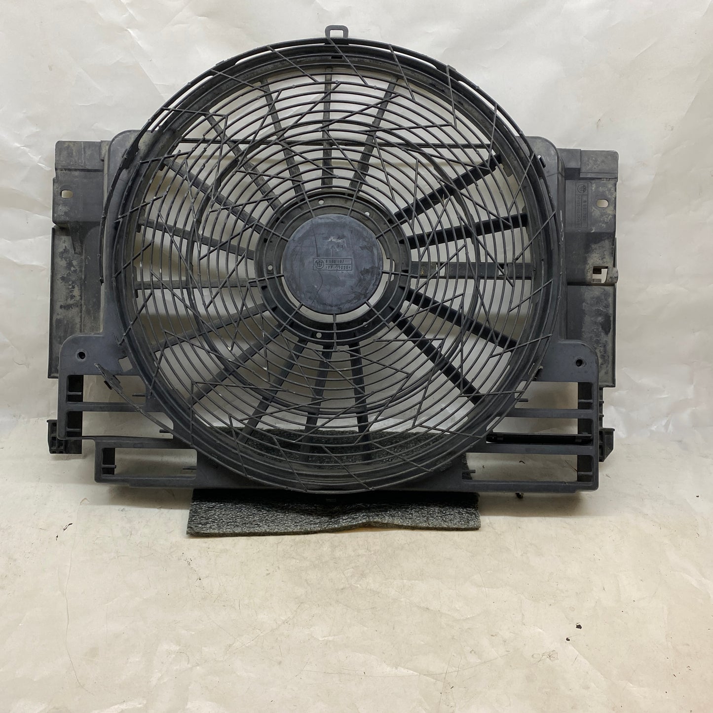 BMW X5 E53 3.0/4.4/4.6 Radyatör Fanı 6921381 Orijinal Çıkma Tek (DAVLUMBAZ) En Uygun Oto Parça