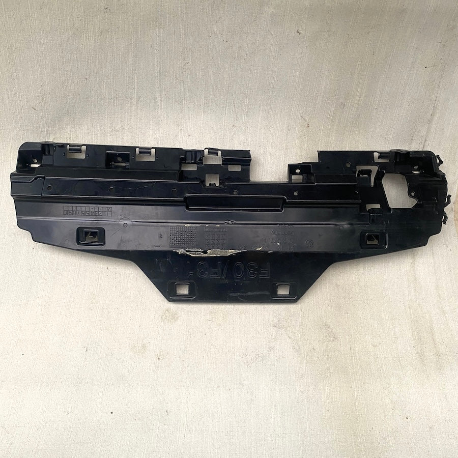 Bmw 3 F30/31 Arka Tampon Braketi 51127256921