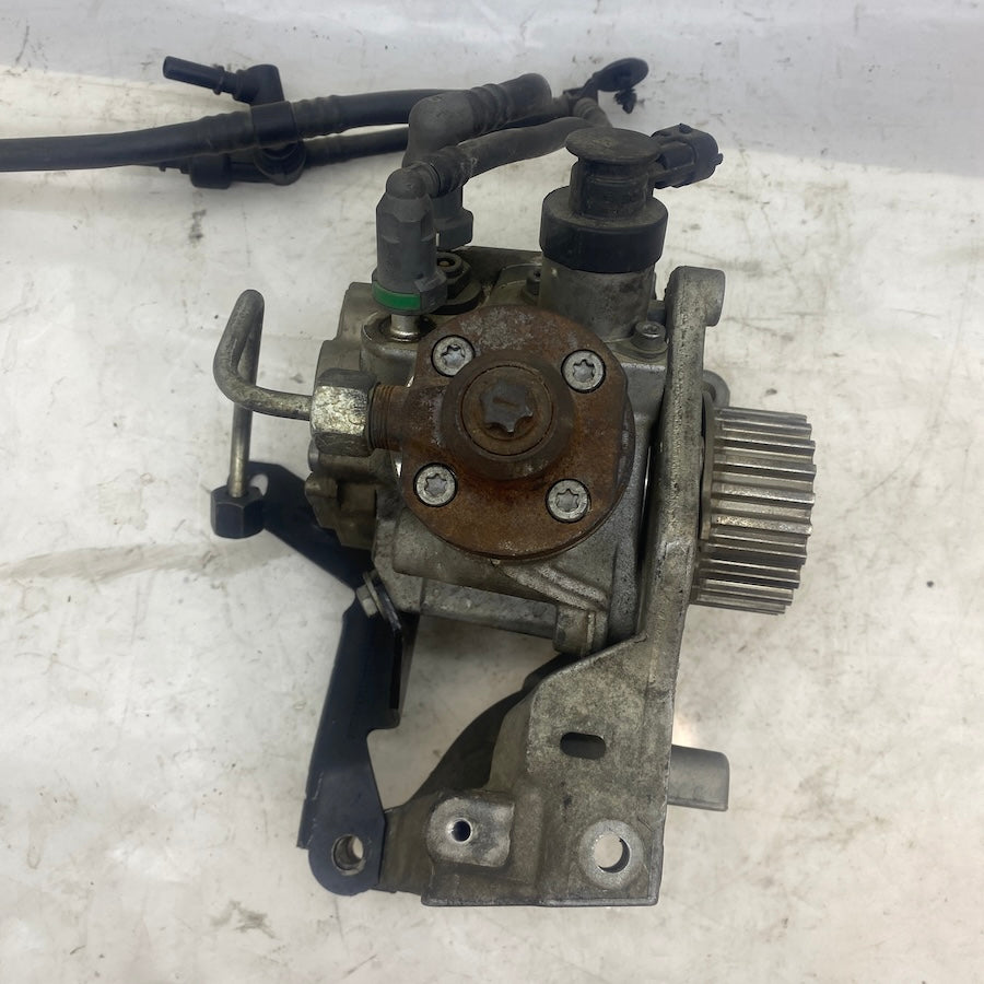 CITROEN / PEUGEOT 1.6 HDI 9HX Dizel Yakıt Pompası 9688499680
