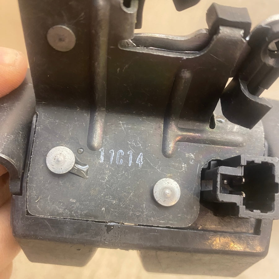 Chevrolet Captiva C100 Bagaj Kilidi GM