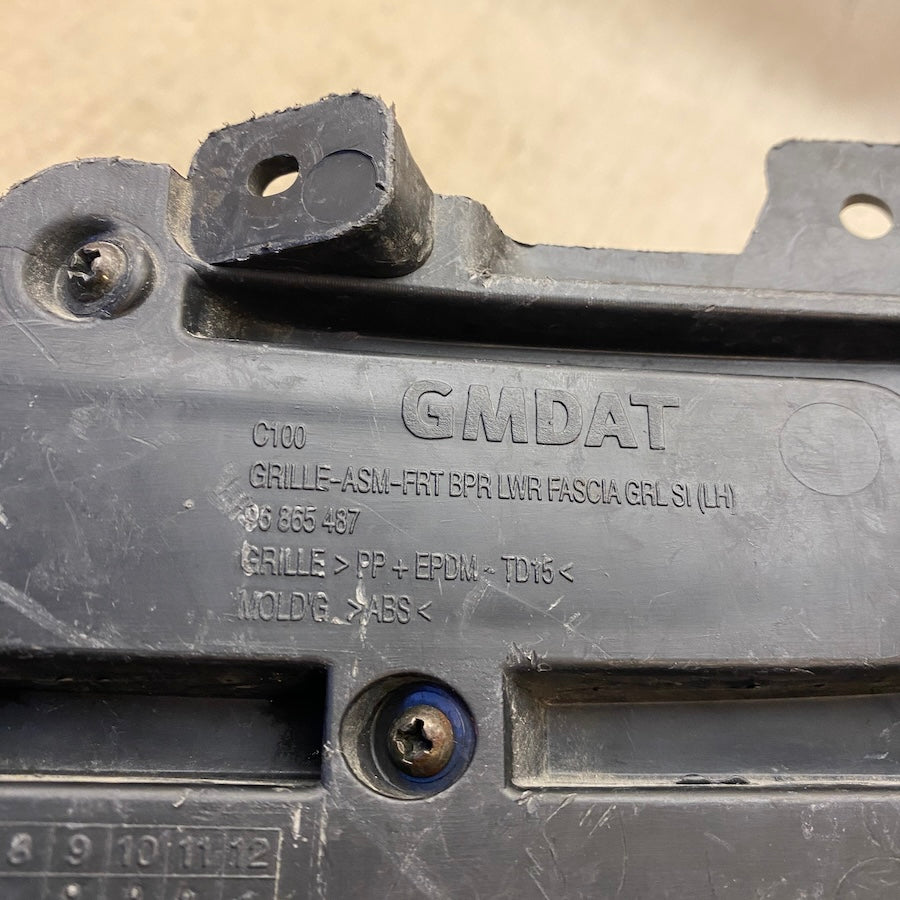 Chevrolet Captiva C100 Tampon Izgarası Sol Kromlu 96865487