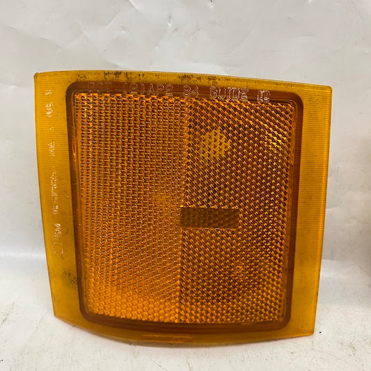 Chevrolet Tahoe Sinyal/Reflektör 94-98 16519358 Çıkma Sol En Uygun Oto Parça