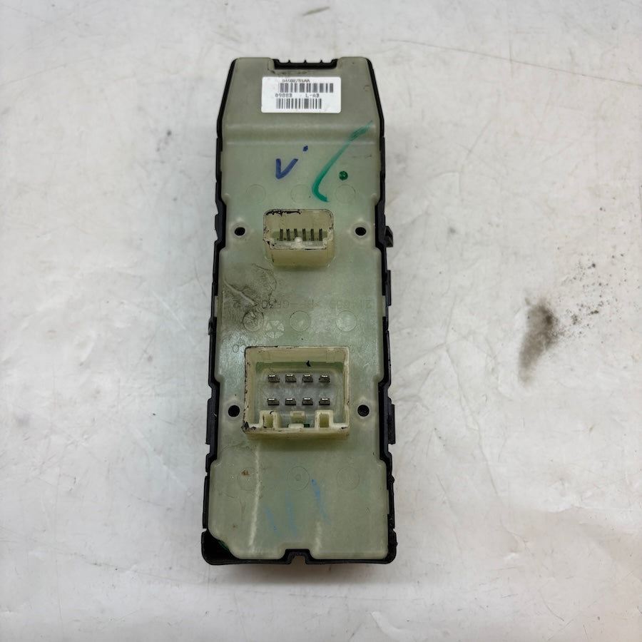 Chrysler 300C Sol Ön Kapı Cam Kontrol Düğmesi - 04600278LAA (2005-2010) Orijinal Çıkma