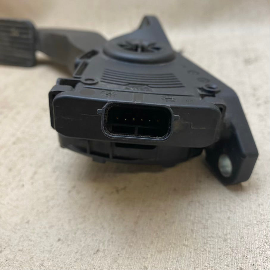 Chrysler 300c 3.0 Gaz Pedalı 04861715AA