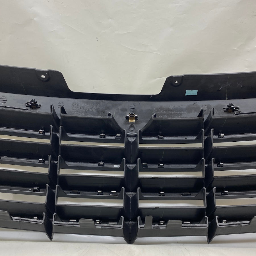 Chrysler Voyager Ön Panjur 04857804 AB