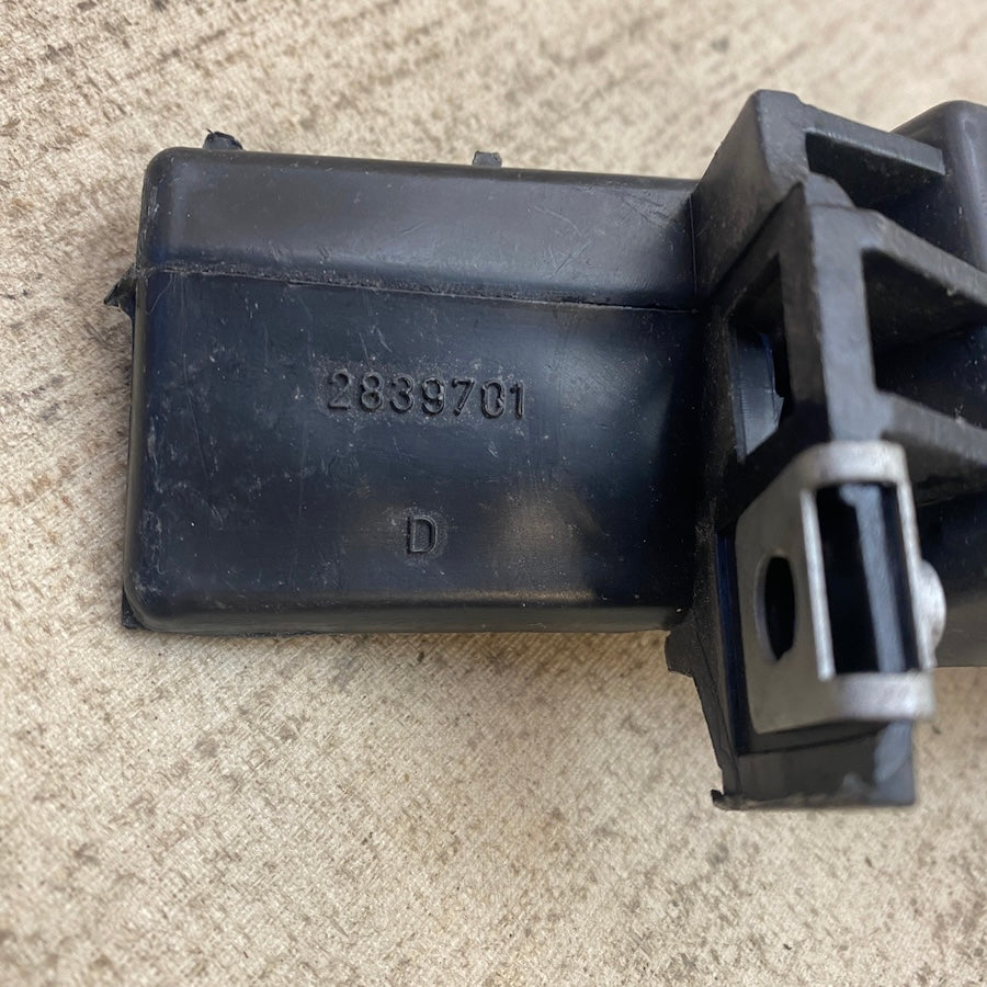 Citroen Berlingo Ön Tampon Braketi 2839701