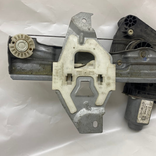 Citroen C4 Ön Sol Cam Krikosu 121787AVG 2011