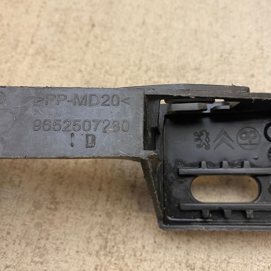 Citroen C4 Sol Ön Tampon Braketi 9652507280