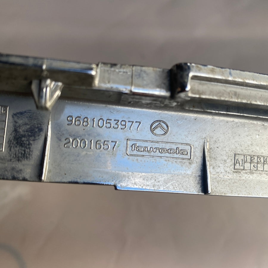 Citroen C5 Tampon Orta Nikelajı 96881053977