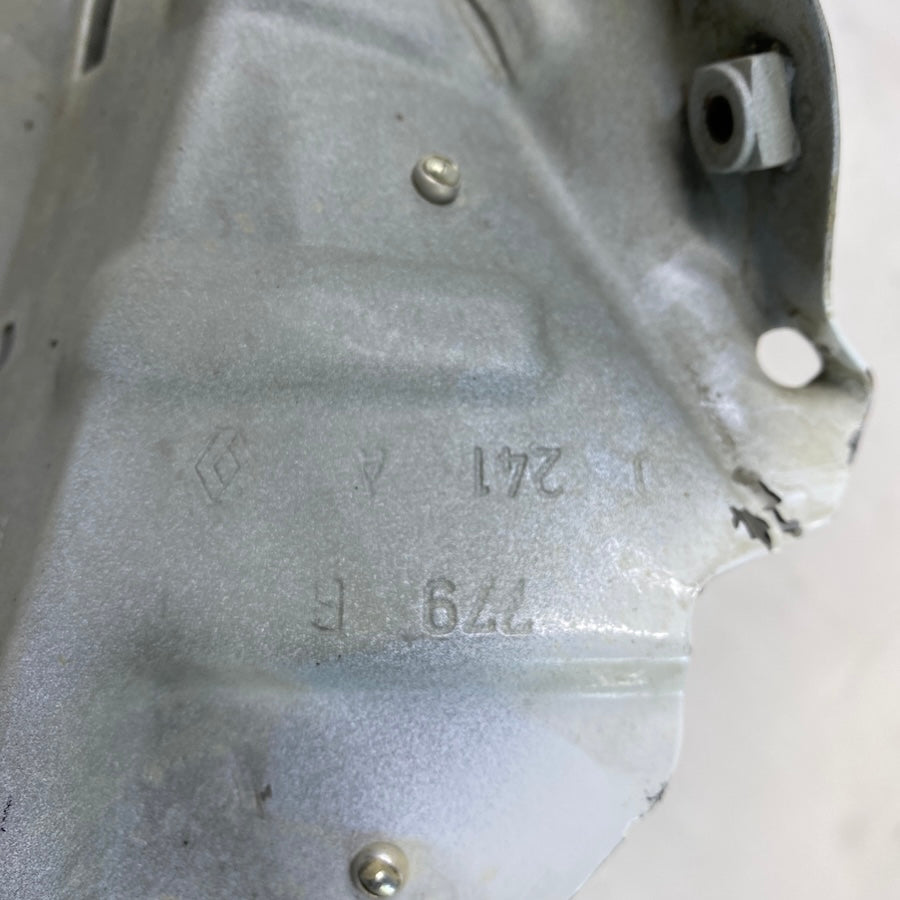 Dacia Duster Ön Sağ Çamurluk 631006076R Orijinal Çıkma 2018-2024