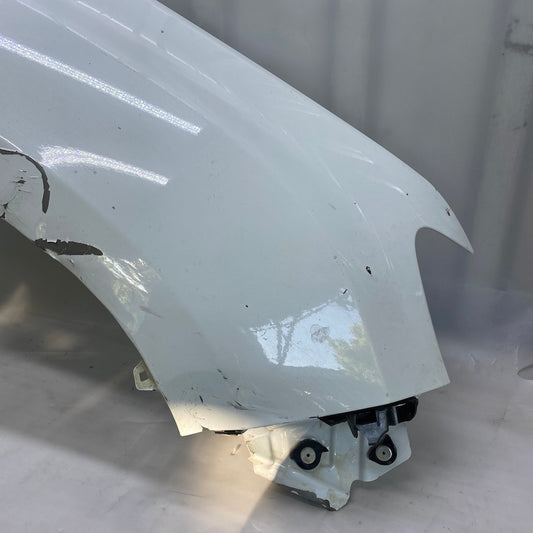 Dacia Duster Ön Sağ Çamurluk 631006076R Orijinal Çıkma 2018-2024